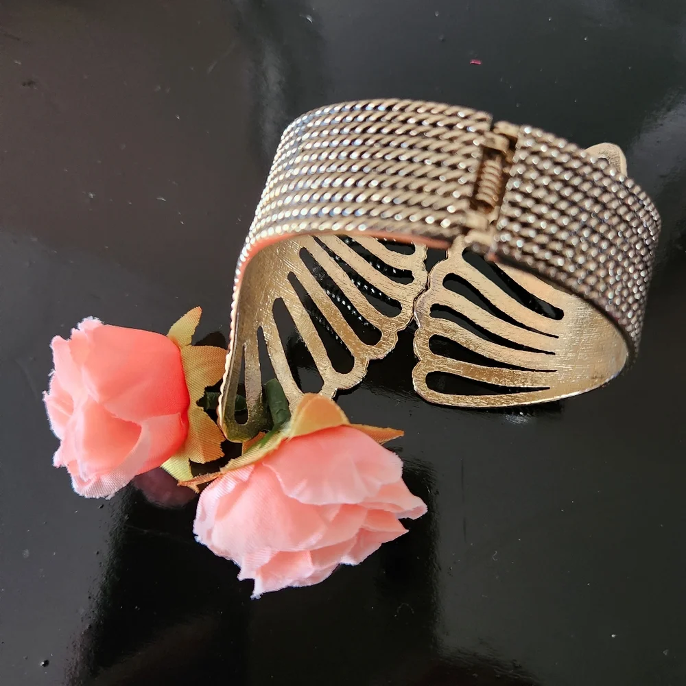 Vintage Bronze-Tone Hinged Cuff Bracelet – Abstract Wing/ Fan Design